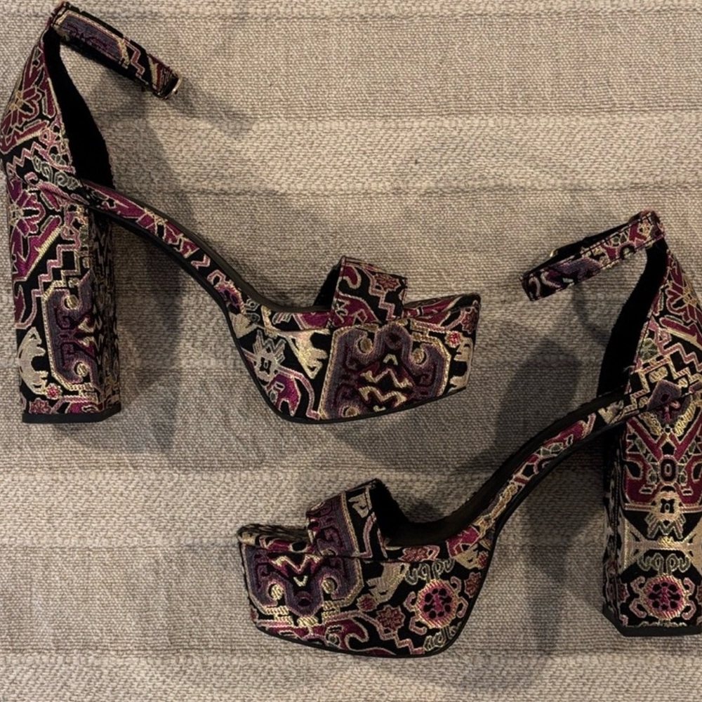 ⚜️ FREE PEOPLE Brocade Platform Chunky Block HeelS Size 9